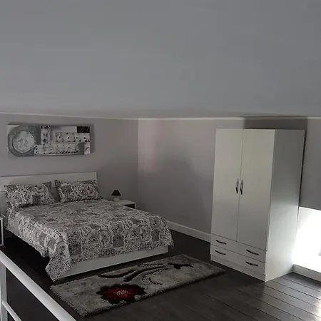 La Torretta Chiaia Nocleg ze śniadaniem Neapol