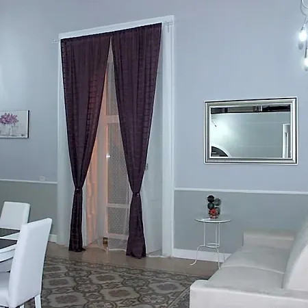 La Torretta Chiaia Bed and breakfast 4*