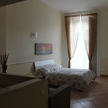 La Torretta Chiaia Nocleg ze śniadaniem Neapol