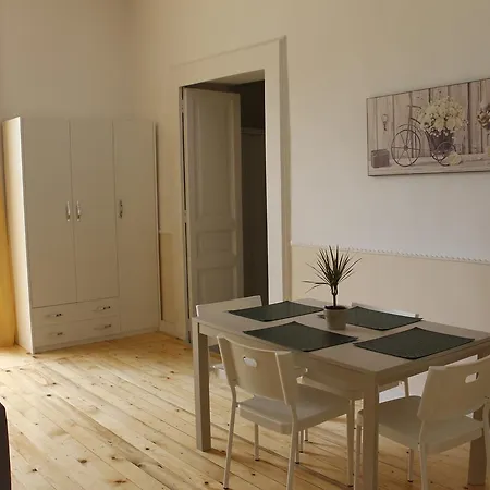 La Torretta Chiaia Nocleg ze śniadaniem 3*