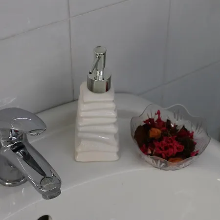 Nocleg ze śniadaniem La Torretta Chiaia 3*