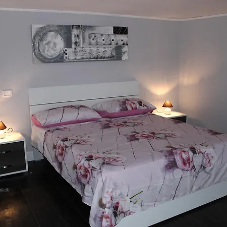 Nocleg ze śniadaniem La Torretta Chiaia 3*