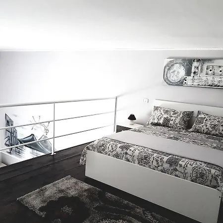 Nocleg ze śniadaniem La Torretta Chiaia 3*
