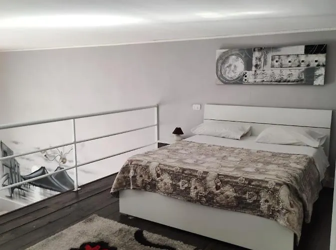 La Torretta Chiaia Bed & Breakfast