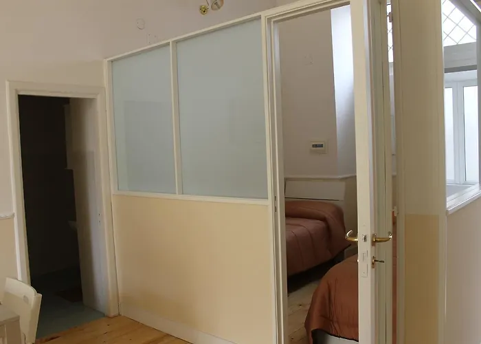 La Torretta Chiaia Bed & Breakfast 4*