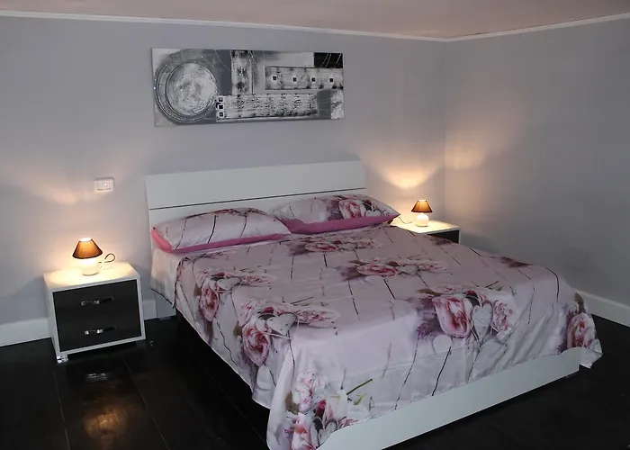 Bed & Breakfast La Torretta Chiaia 4*