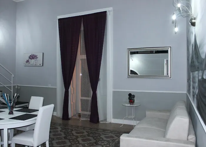 La Torretta Chiaia Bed & Breakfast 4*