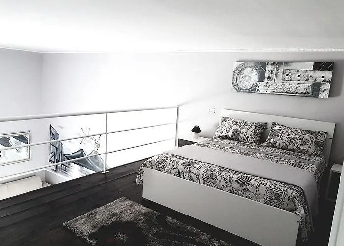 Bed & Breakfast La Torretta Chiaia 4*