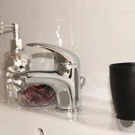 La Torretta Chiaia Bed and Breakfast 4*